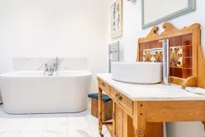 Delightful, single-storey property which provides tasteful accommodation - Image 4