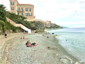 Detached house, near the coast, in a quiet area on the outskirts of BASTIA - Image 4