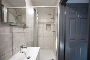 Grande casa vacacional apropiada para familias con jardín y barbacoa | Acepta mascotas - Image 3