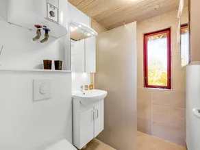 Holiday Home Geertje - 900m from the sea by Interhome - Image 3