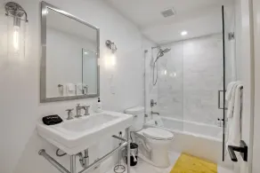 Oceanfront Fully Remodeled 2BR 2BA, Pool, Hot Tub, Gated Parking - Image 5