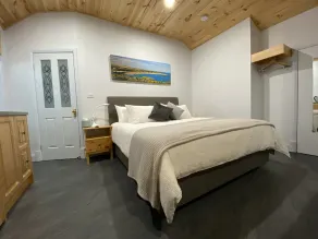 Port Elliot Studio Spa Apartment - Image 5