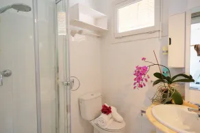 PEREFECT! ONLY 300mts from BEACHES AND MORAIRA TOWN CENTRE - Image 3