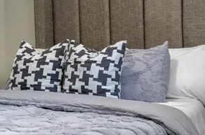 Gorgeous 2 Bedroom 1 Bathroom Guest Suite  - Image 5