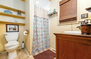 Roan Mountain Charming Cabin Hot Tub Close to Hiking Dogs Welcome - Image 2