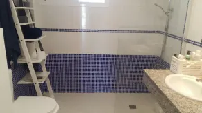 Schöne Wohnung am Fuße des Pools, mit Meerblick, kostenloses WIFI - Image 2