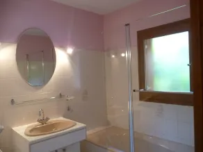 Hus på bredden af Tarn i Ste-Enimie i kløften du Tarn - Image 2