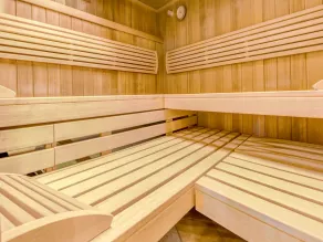 Apartment with wellness oasis - Image 3
