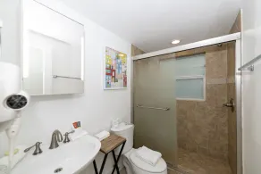 Sofi Beach Apartments - Image 5
