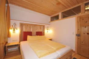 2 Emanuela, antique villa with veranda and unique mountain views - Image 5
