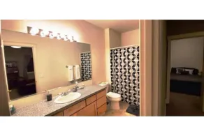 HUGE 1 BEDROOM APPARTMENT (910 sqft)! - Image 5