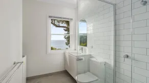 Attunga - Relaxed family beach home among the gum trees - Image 3