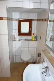 Apartment in a prime location with separate entrance and large terrace. - Image 3