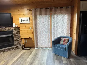 Overlook Watauga Lake, log cabin- BOAT DOCK, HOT TUB & FIRE PIT - Image 2