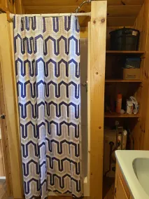 ~ Gemütliche Hütte in den Wäldern Auf Penobscot Bay Direkt neben dem Wasser ~ - Image 3