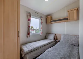 Caravane avec 3 chambres à coucher pour 6 personnes - Image 4