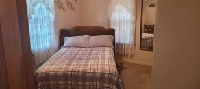 Beautiful home located near Beautiful lake, parks & Aquatic center - Image 3