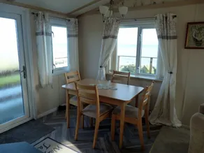 2 Bedroom Lodge, Beach Location, Fabulous Views - Image 3