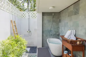Three oceanfront luxury villas with sauna and tennis court - Image 3