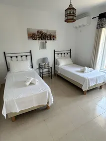 5star A/C villa, 5 min beach & marina w bars refurb. pool & garden.  - Image 2