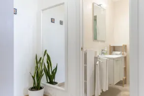 Panorama-Wohnung mit Garten und Privatparkplatz - Image 3