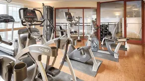 Experience Timeless Charm at Club Wyndham Long Wharf - 2 Bd. Deluxe - Image 4