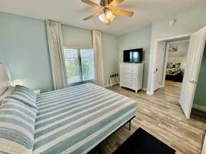 Beachfront low floor condo w/same level parking -Great location - amazing pool - Image 5