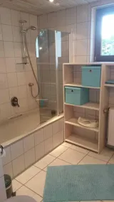 Great, cottage very well equipped. Approximately 8 minutes walk to the lake. - Image 5