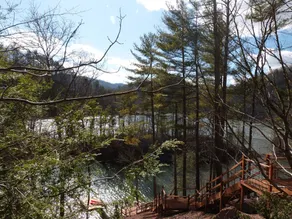Secluded LAKEFRONT Chalet: 2.8acres, Dock, Kayaks and Canoe, Pet Friendly, Wifi - Image 2