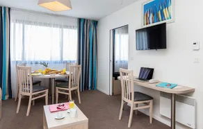 T1 avec piscine et terrasse au coeur de La Rochelle - Image 5