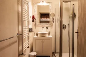 GuestHost - Large and cozy apartment of 176 square meters, which can comfortably accommodate up to 9 people, organized on two levels (ground floor and first floor). The property is located in Colle di Compito, a small medieval village, as well as a quiet - Image 4