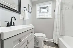 Modern 4BR Retreat Near MDW | LCP Collection - Image 4