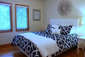 Cozy Cottage near Schwarz Supper Club, Road America, and Whistling Straights!! - Image 4