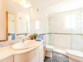 Preciosa casa de vacaciones privada para 6 personas con piscina privada, WIFI, TV y terraza - Image 4