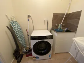 Whole Double Story House- 4QB & 1SB- Carrum Beach- Fully Furnished- Free Parking - Image 2