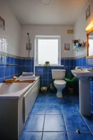 Waterfront Self Catering Houses - Image 2