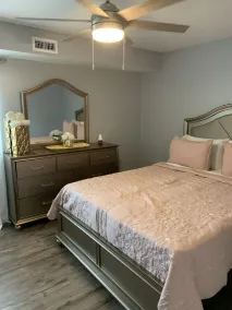 Beutifull furniture condo less than a mile from king of Prussia mall - Image 4