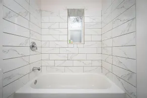 Centrally Located 3BD Urban Oasis - Image 4