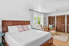 Palm Tree Room — Elegant British Colonial Luxury with Spacious Comfort - Image 3