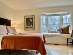 Quiet, elegant cottage just steps from downtown Pittsboro—minutes to Jordan Lake - Image 5