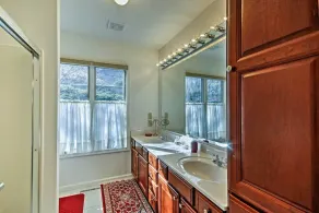 Maple Highlands: Under 1 Mile to Lift! Mountaintop Estate with 2 Scenic Decks - Image 3