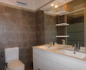 Detached house + private pool located 5 mn from Avignon and 15 mn from St Rémy - Image 5