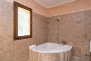 SA MOLA Villa mit Pool und Whirlpool mit Blick aufs Meer und die Berge. Internet - Image 3