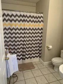 Large Private Room & Bathroom - Image 2
