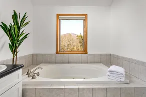 NEW! Gorgeous spacious family escape with Pool & Mountain views - Image 4