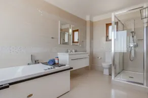 Arios Lux Villa - Image 4