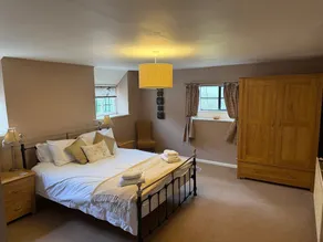 Luxury Self Catering Cottage in Historic Village Setting in the Forest of Dean - Image 5