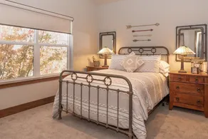 Modern Home w/ mountain views! — 9 minutes from downtown! - Image 5