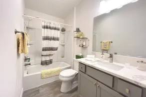 Beautiful Upgraded Patio Villa in The Villages of Marsh Bend - Image 3