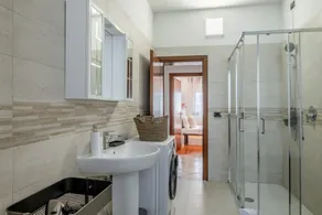 GuestHost - Roomy apartment of 95 sqm located on the first floor of a building without a lift (20 steps to access), can accommodate up to 5 people.The accommodation is located in Vigonza, just 10 minutes by car from the city center of Padua and from the - Image 3